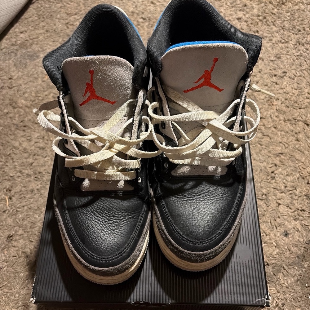 Rare air Jordan 3’s. Size 11 men’s